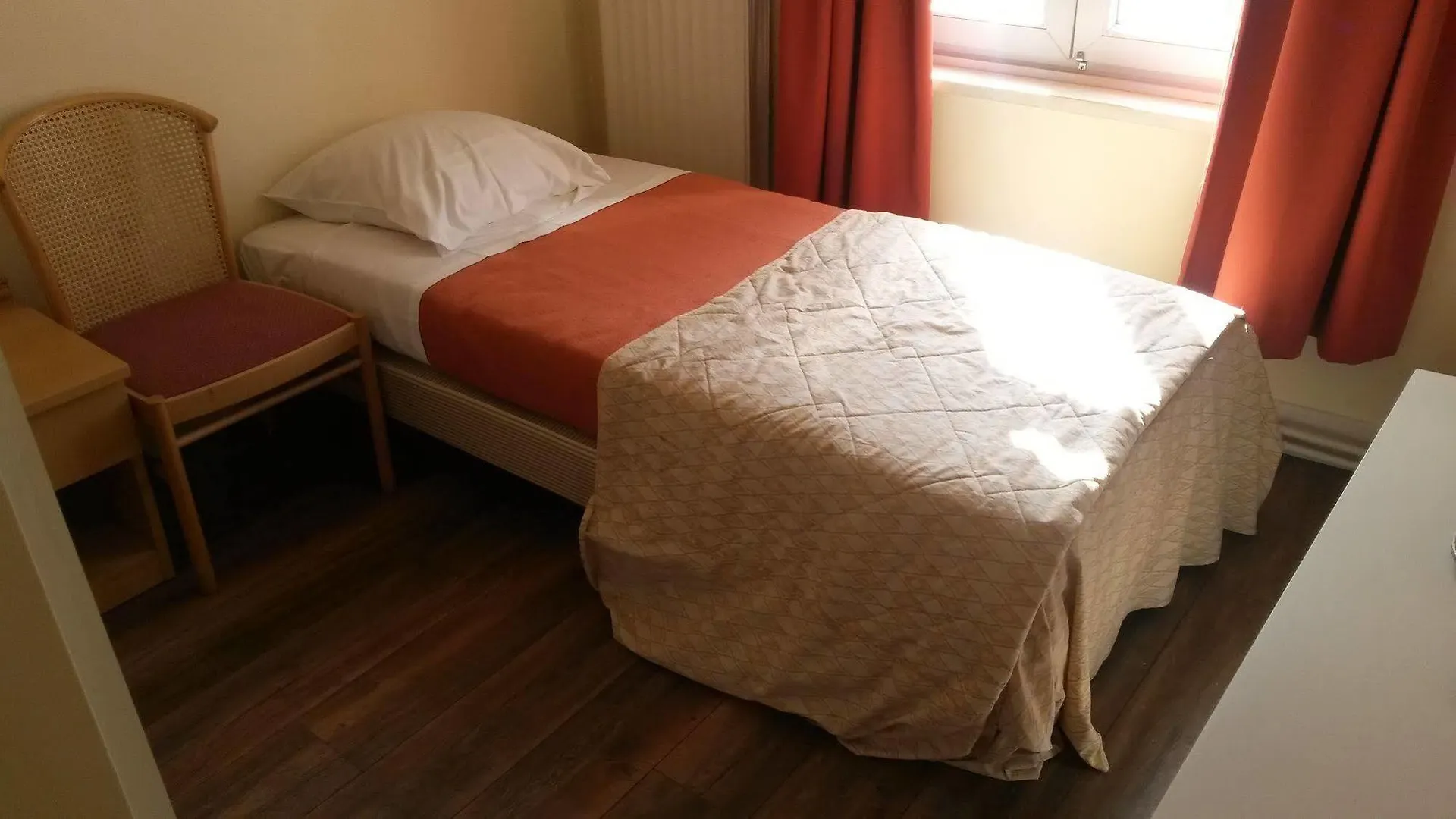 Hotel Queen Mary Βρυξέλλες